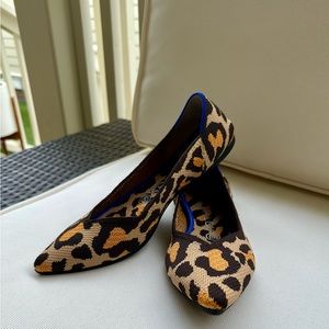 Rothy’s Point in Big Cat Pattern